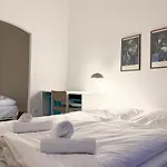 Free Parking & 2 Bedrooms