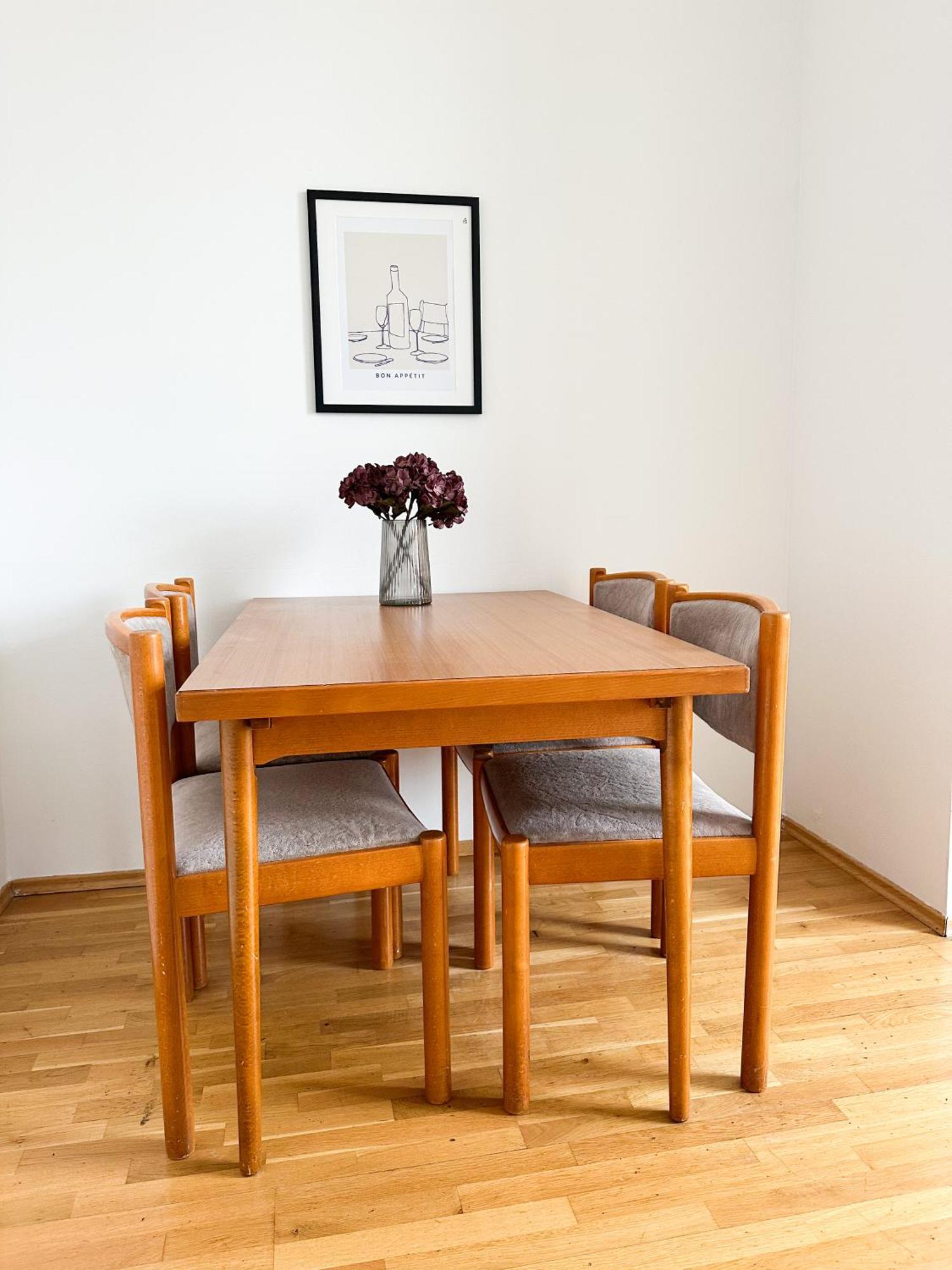 Free Parking & 2 Bedrooms Apartment *